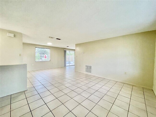 Foto del edificio - 10014 Sleepy Hollow Ln