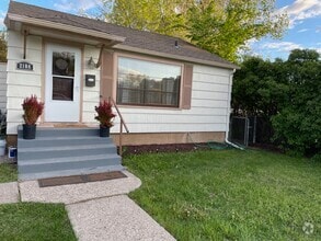 Building Photo - 2104 6th Ave S