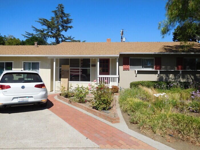 Primary Photo - 5 Bed / 2 Bath SLO Home Near Poly