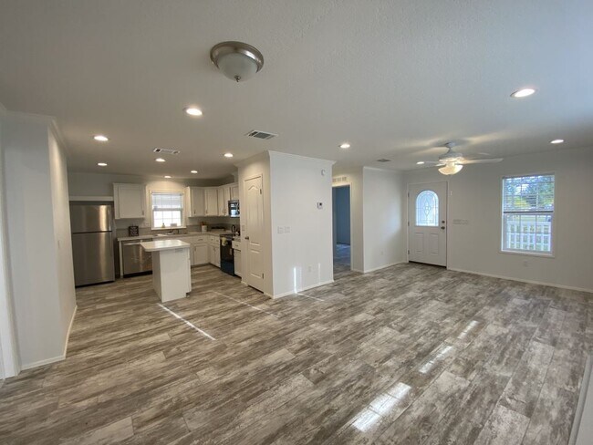 Foto del edificio - 812 Concord St