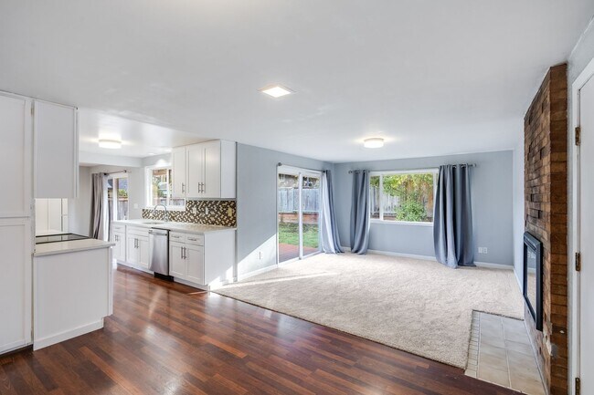 Foto del edificio - Beautiful 3 Bed, 2 Bath Rental Home in Highland Beaverton Neighborhood!