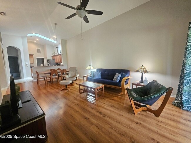 Foto del edificio - 5324 Tay Ct