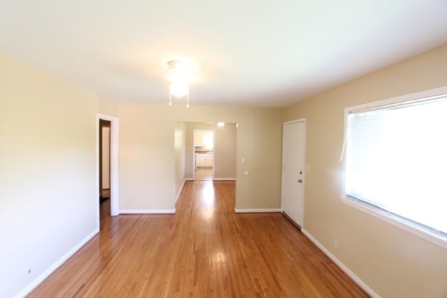 Building Photo - New On The Market!  Great Curb Appeal! Bet...