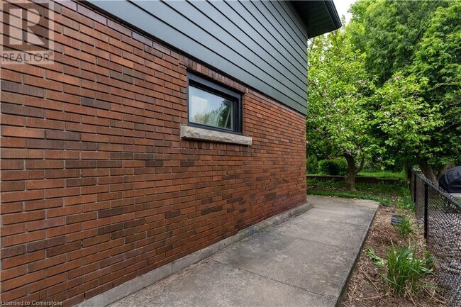 Photo du bâtiment - 173 Columbia Dr
