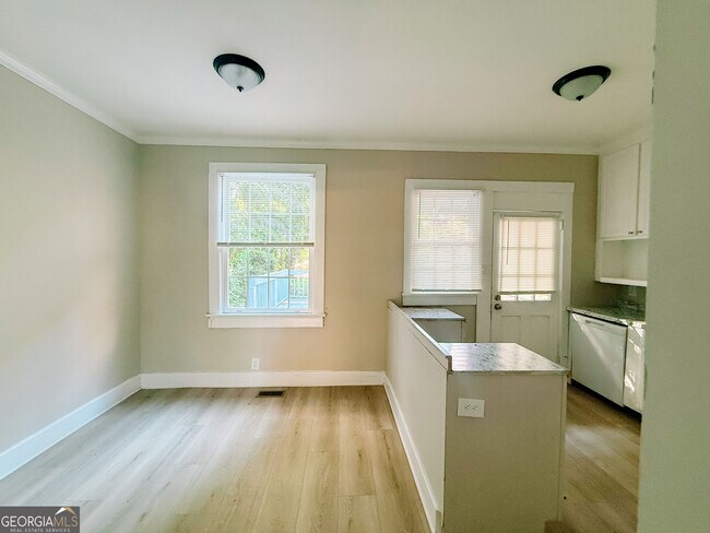 Foto del edificio - 967 Glenridge Dr