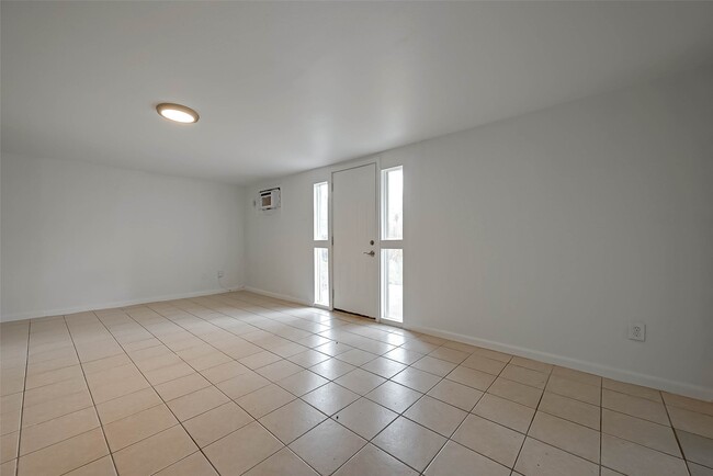 Foto del edificio - 2111 Rosemead Dr