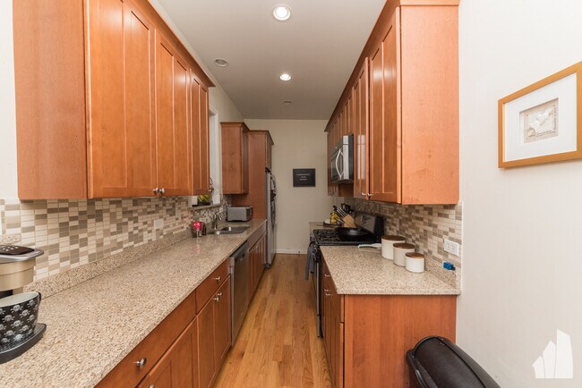 Building Photo - 2702 West Thomas-1F