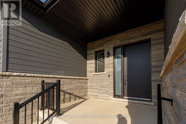 Building Photo - 107 Sladden Ct