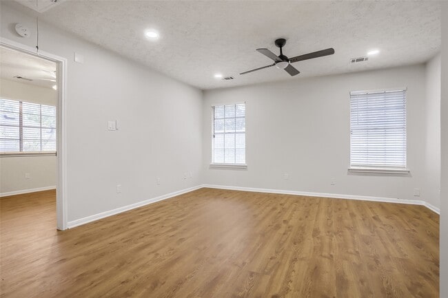 Foto del edificio - 13822 Dentwood Dr