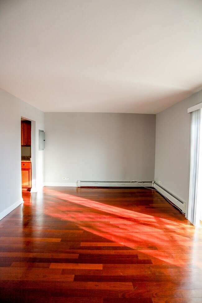 Foto del edificio - 7520 W Grand Ave