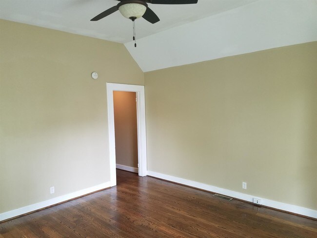 Building Photo - 901 Russell St