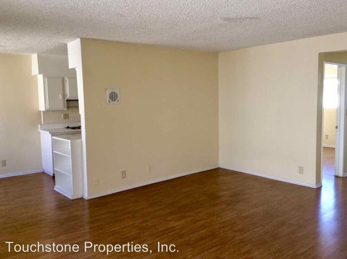 5906 Willoughby Ave, Los Angeles, CA 90038 Condo for Rent in Los