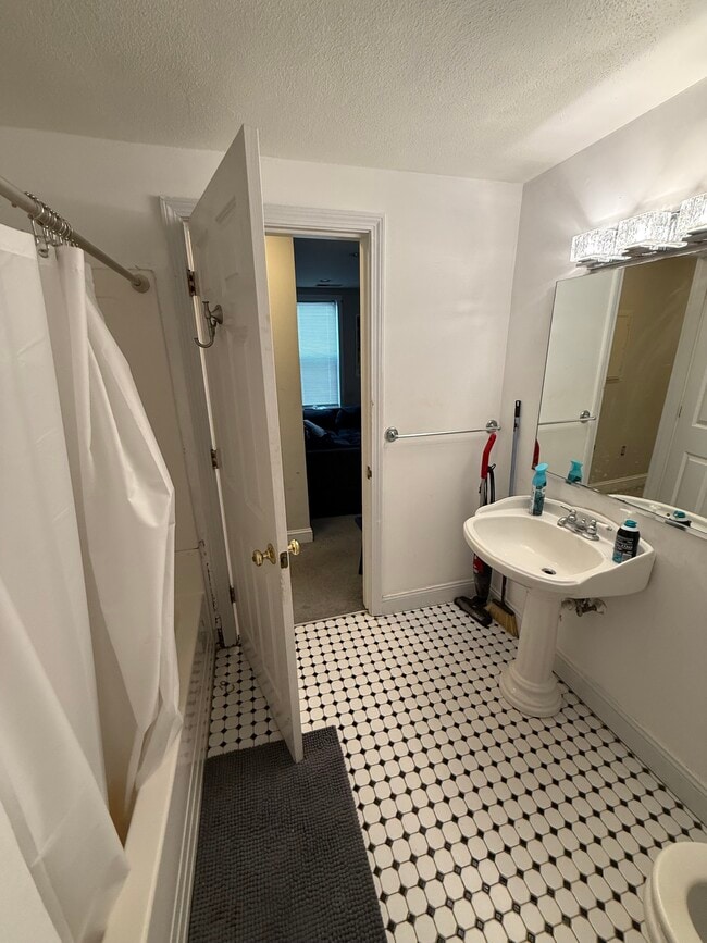 Building Photo - 190 I St