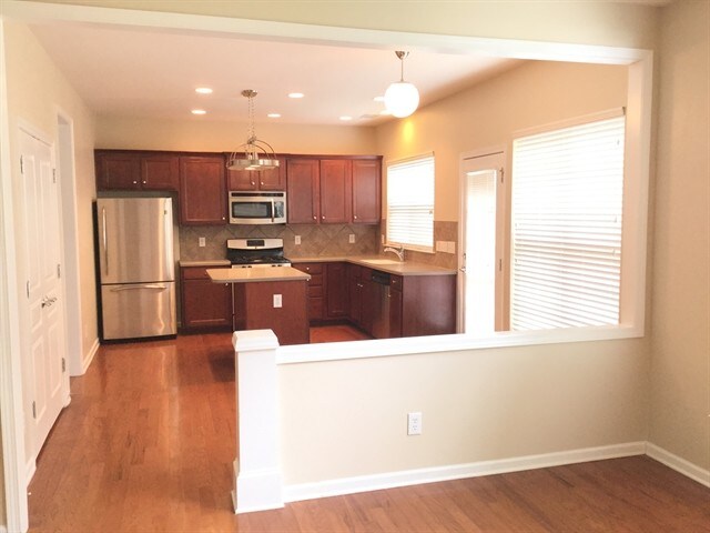 Building Photo - 10820 River Oaks Dr NW