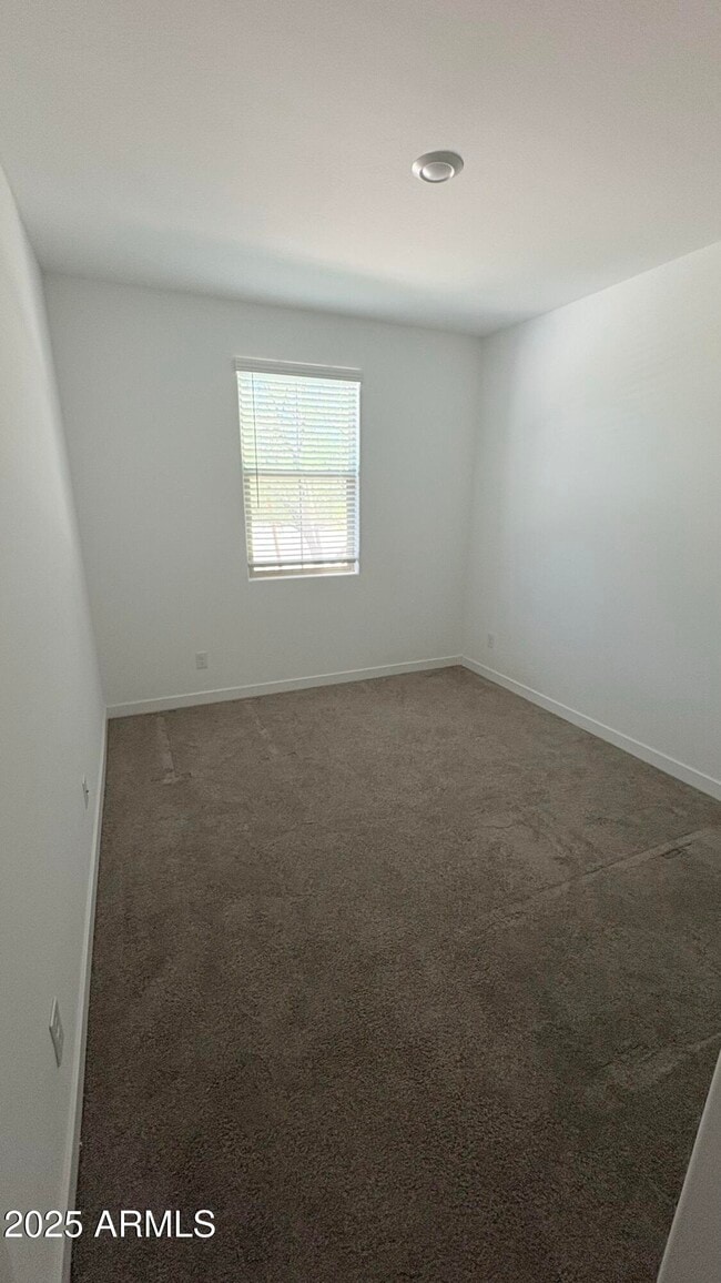 Foto del edificio - 2156 W Burnside Trail