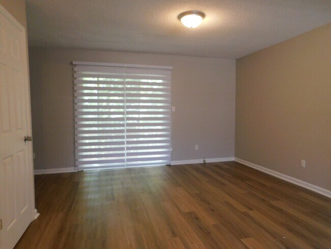 Foto del edificio - 270 Spring St SW