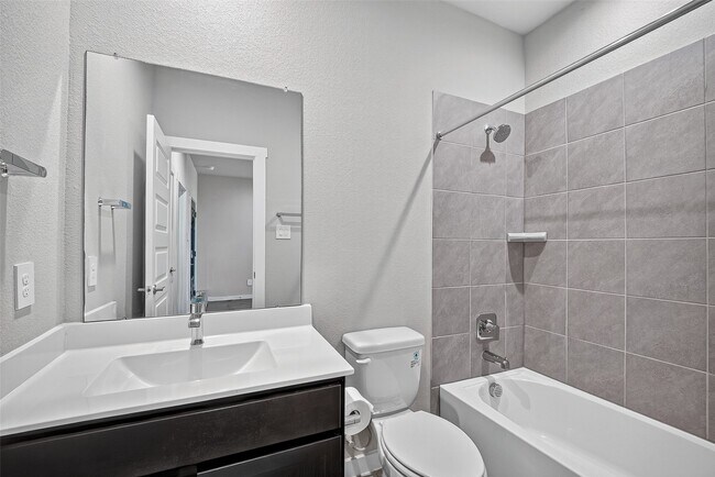 Building Photo - 13126 Lago Acero
