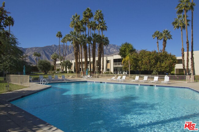 Building Photo - 501 Desert Lakes Cir