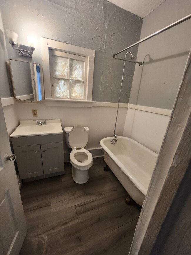 Foto del edificio - 2 bedroom with bonus room west side