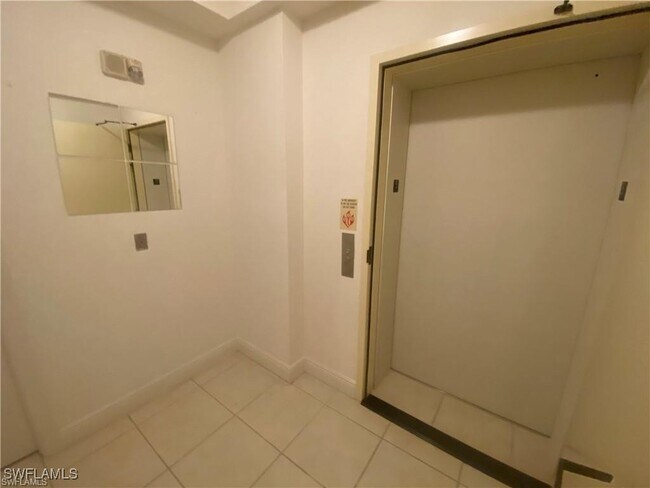 Foto del edificio - 2743 First St