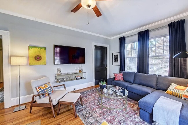 Building Photo - 800 Magnolia Ave