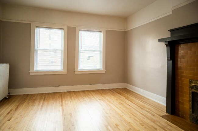 Building Photo - 125 N 2nd Ave E