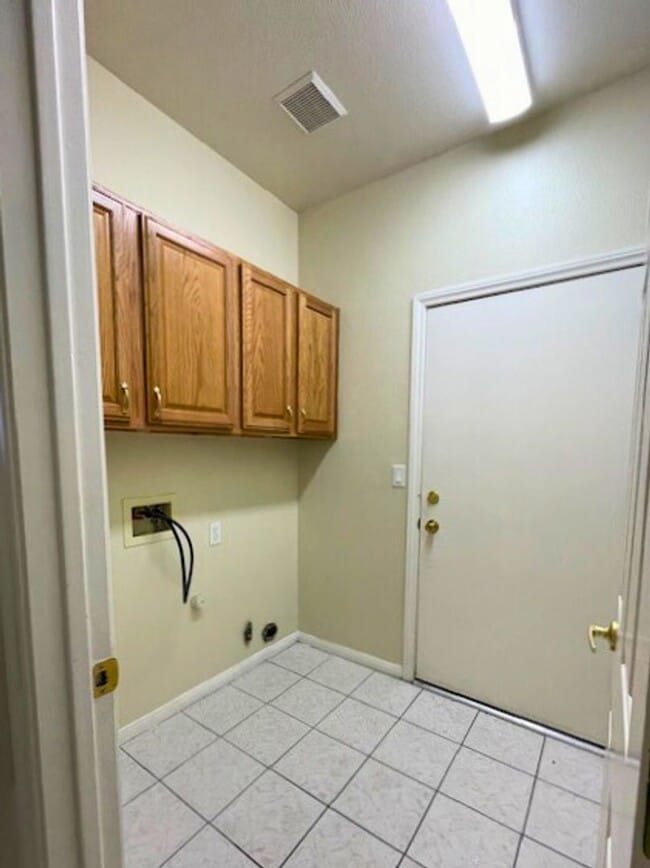 Foto del edificio - MOVE-IN READY 3BR/2BA SINGLE FAMILY HOME I...