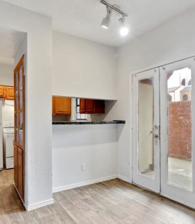 Foto del edificio - 4410 Point Blvd