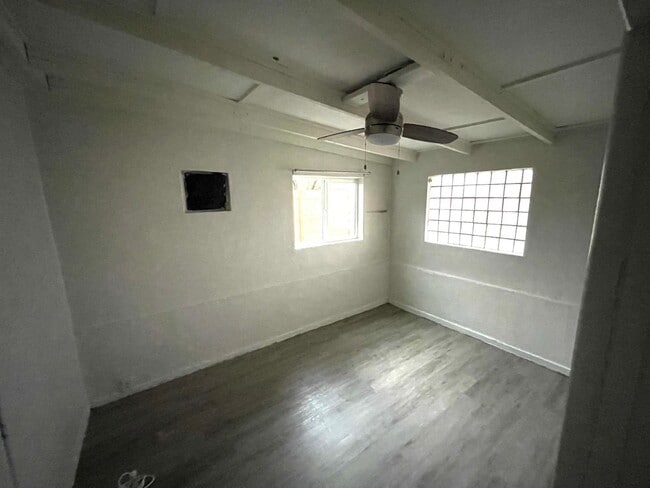 Building Photo - 4402 E Seneca St