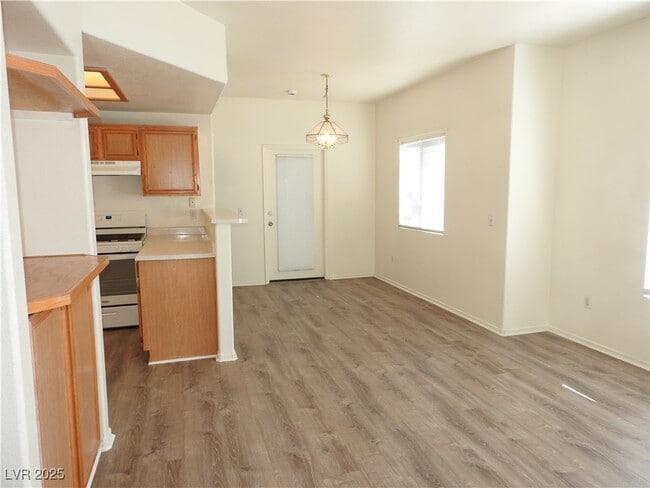 Building Photo - 9470 Peace Way