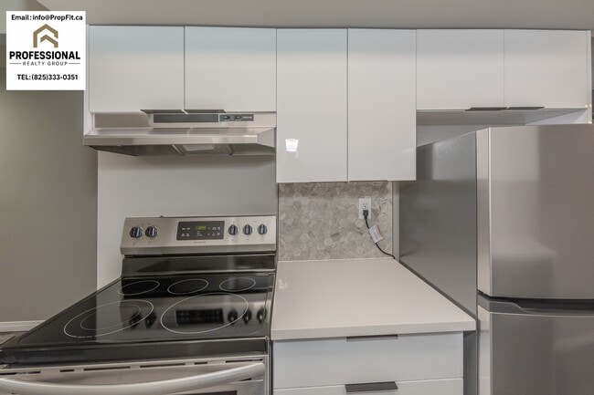 Building Photo - 116 Centennial Crt NW