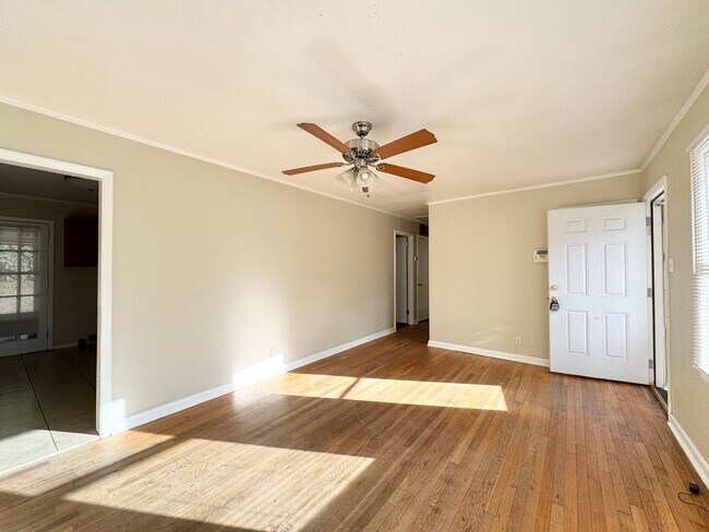 Foto del edificio - 2902 Holmes Rd