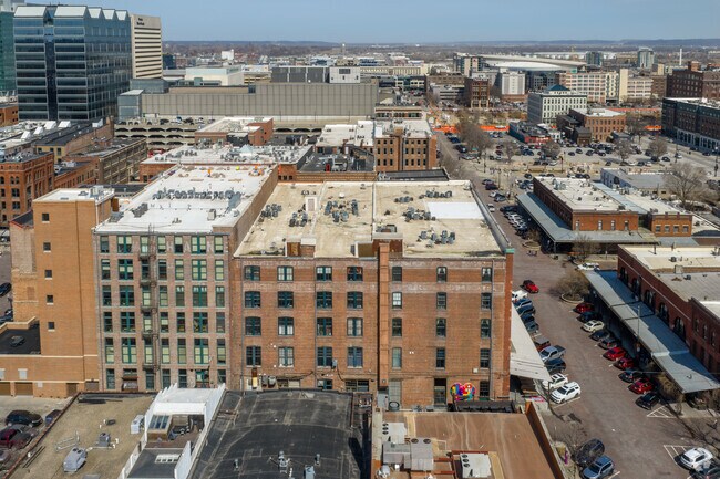 Building Photo - 1105 Howard St