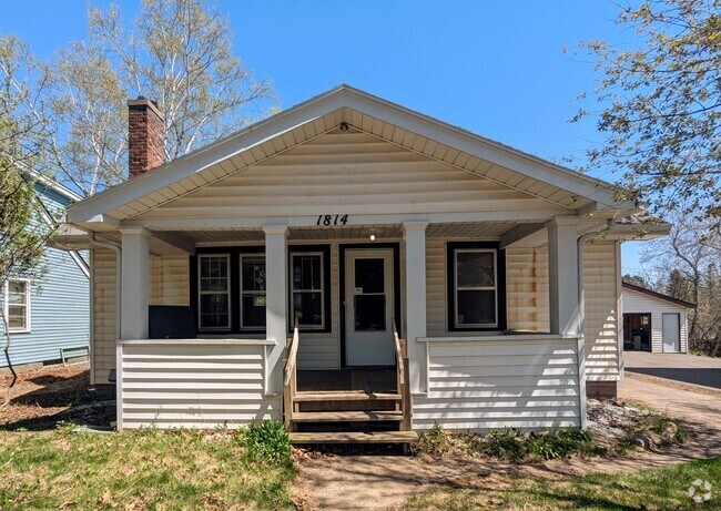 Building Photo - 1814 Carver Ave