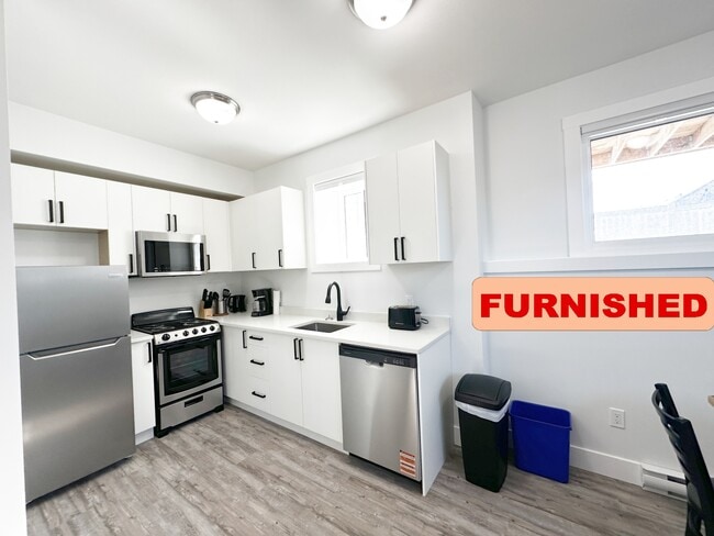 Building Photo - 8911 112 Ave