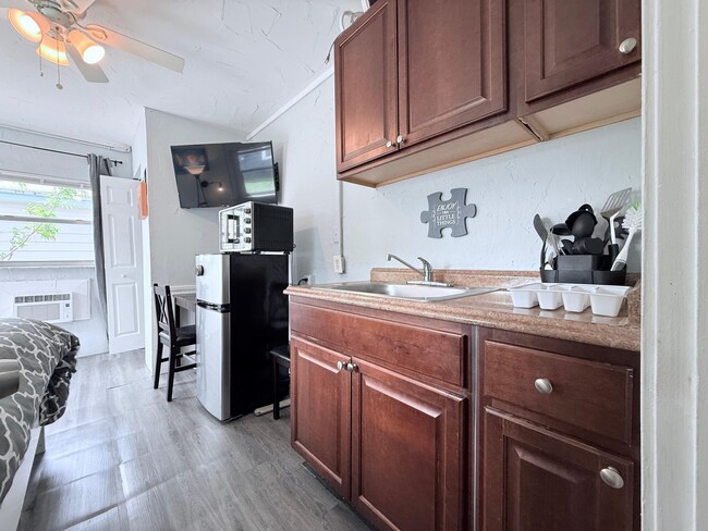 Foto del edificio - 517 Kanuga Dr