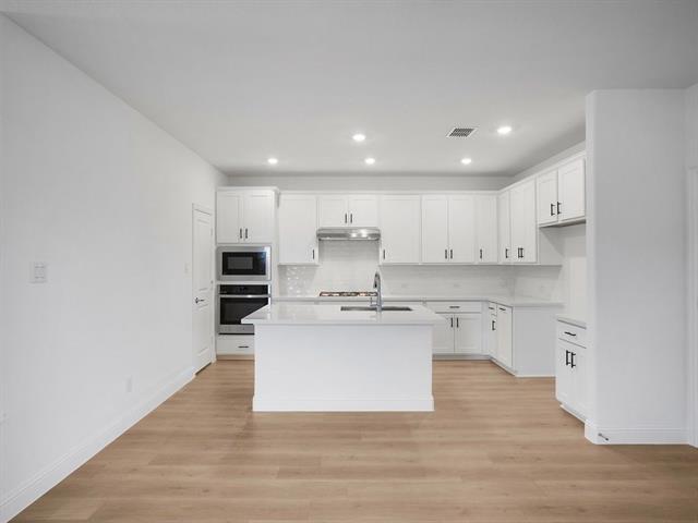 Building Photo - 3301 Little Bluestem Rd