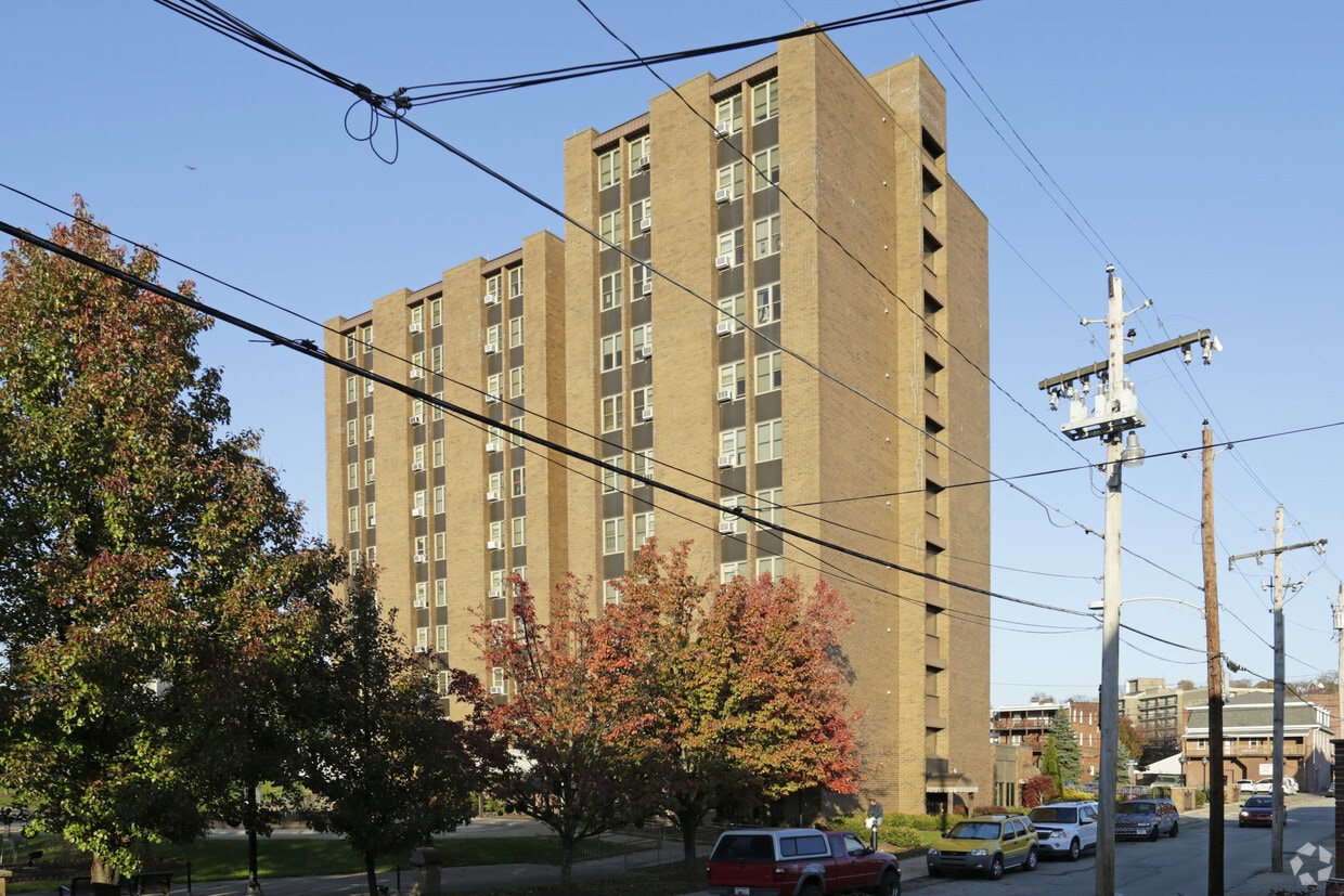 Primary Photo - Riverview Apartments