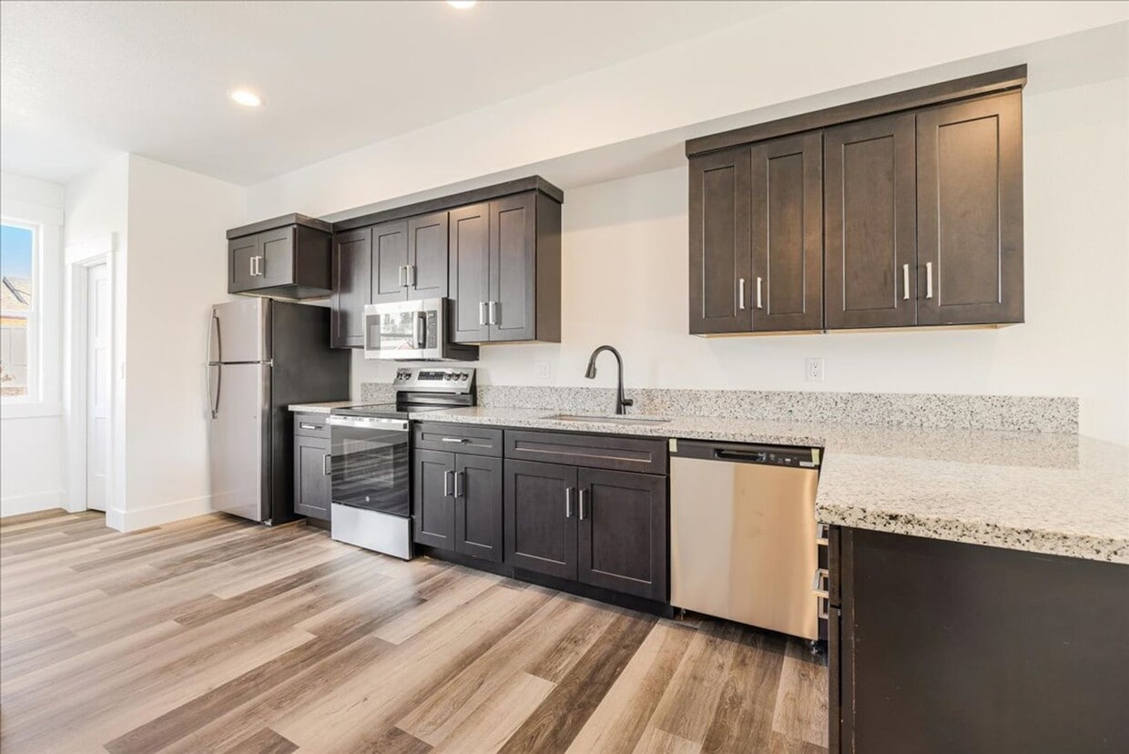 Six Stunning New Residences in Gresham - Free Rent Until January 1st! - Six Stunning New Residences in Gresham - Free Rent Until January 1st!