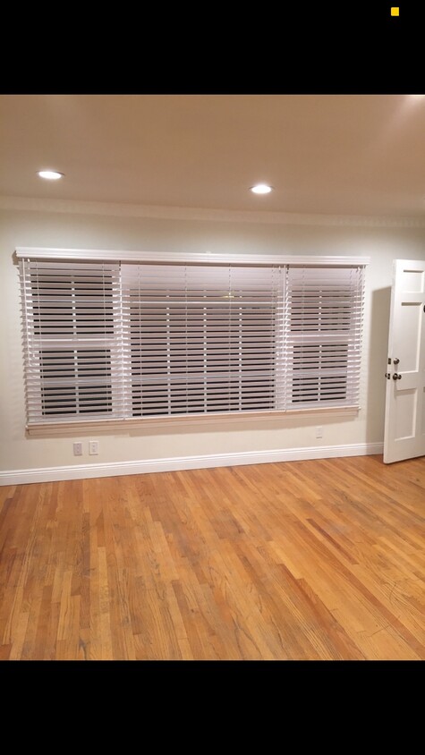 Foto principal - 4411 Ensign Ave