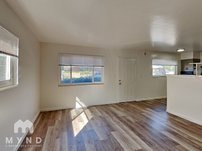 Foto del edificio - 230 Burns St