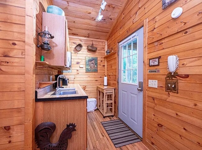 Foto del edificio - 159-2 Creekstone Drive, Nut House
