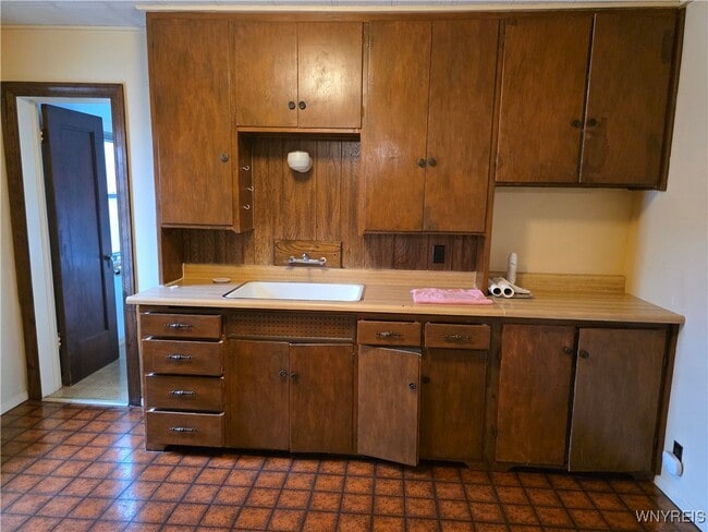 Foto del edificio - 176 Milnor Ave