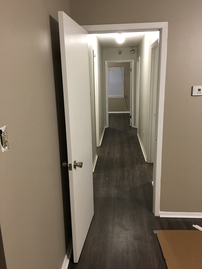 Building Photo - 548 Pin Oak Cove