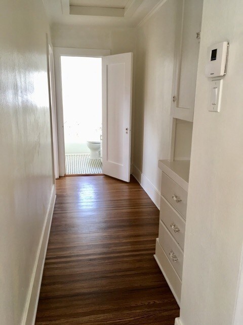 Building Photo - Craftsman Style duplex