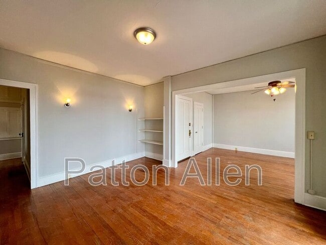 Building Photo - 116 E Chestnut St