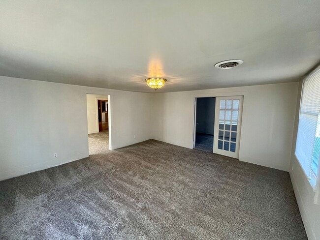 Building Photo - 3 Bed | 1 Bath | House