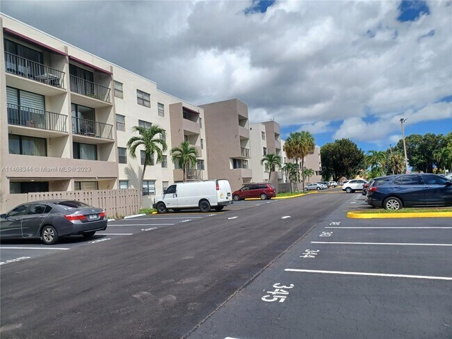 Building Photo - 8004 SW 149th Ave