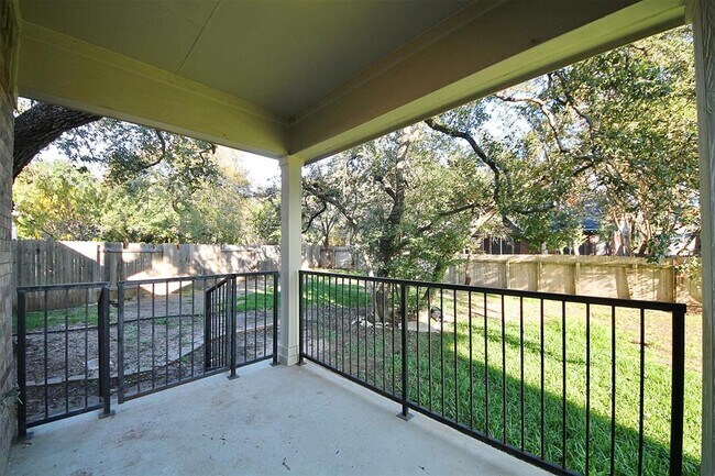 Building Photo - 11401 Barbrook Cove