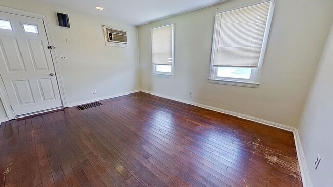 Building Photo - Duplex